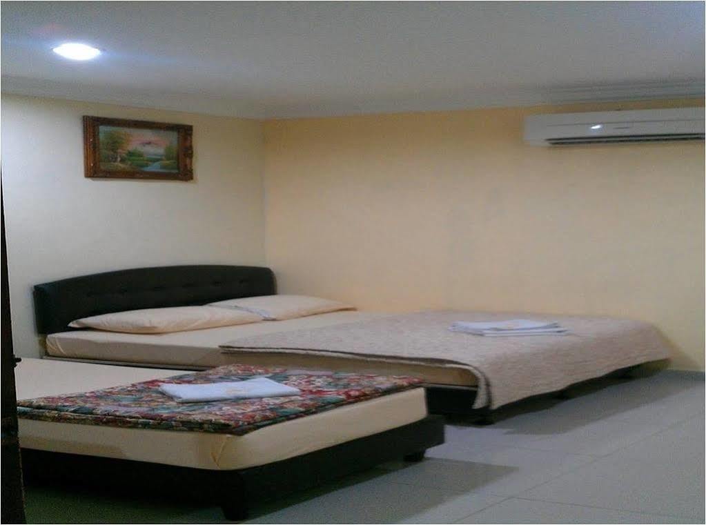 Casavilla Travellers alojamiento Taiping Exterior foto